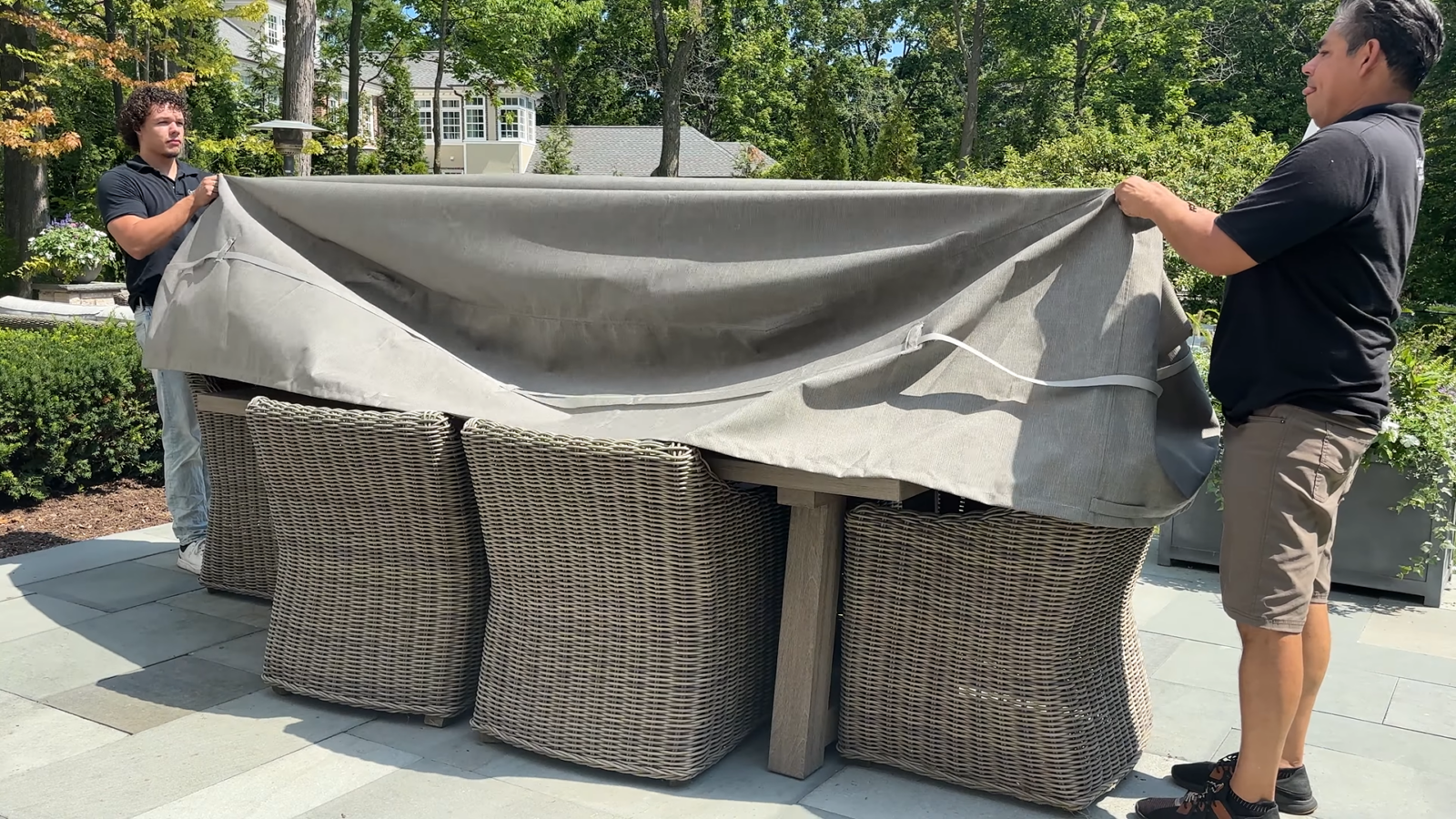 How-to-Fold-and-Store-Table-and-Chair-Cover-Thumbnail